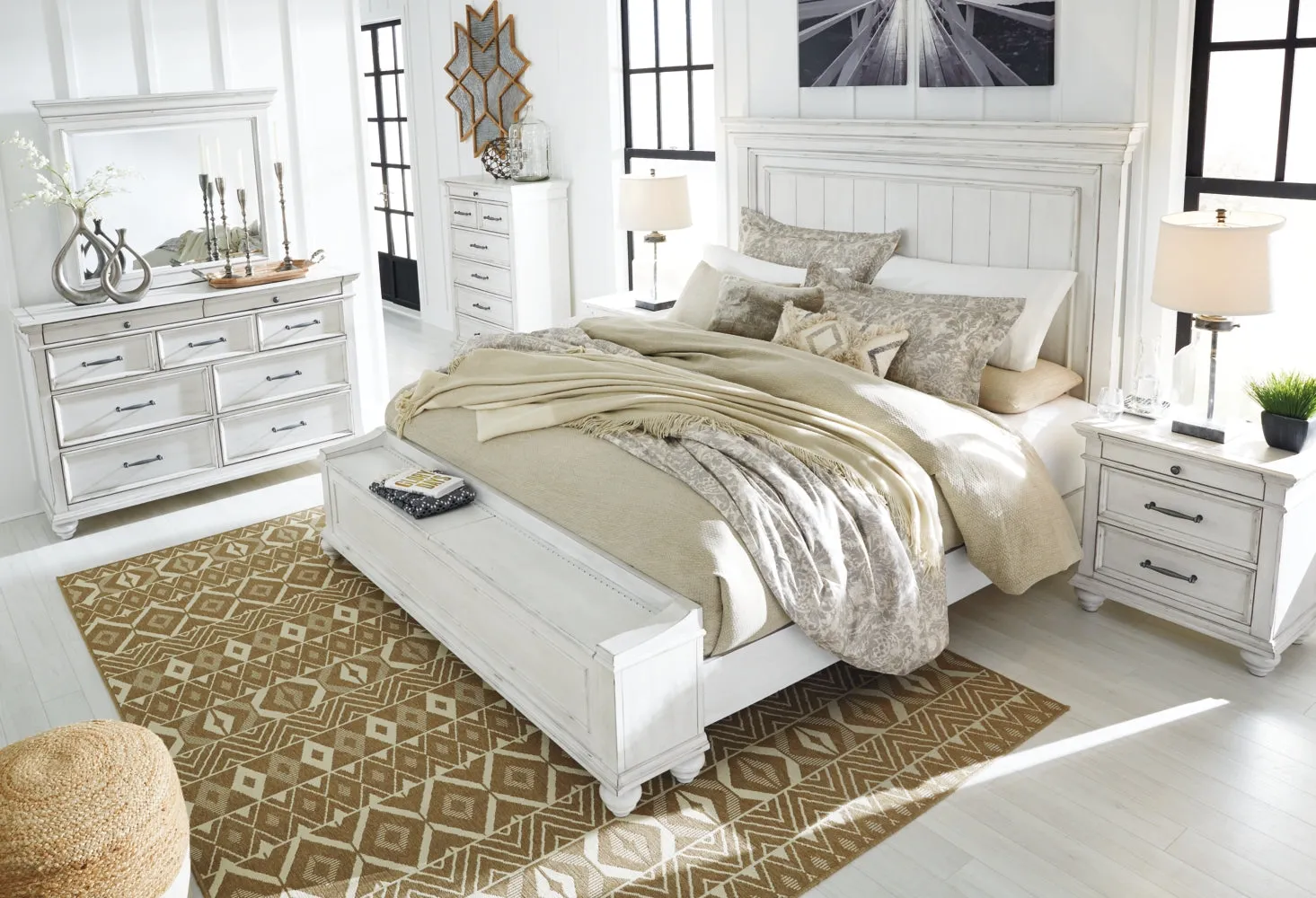Kanwyn King Panel Bed with Storage Bench