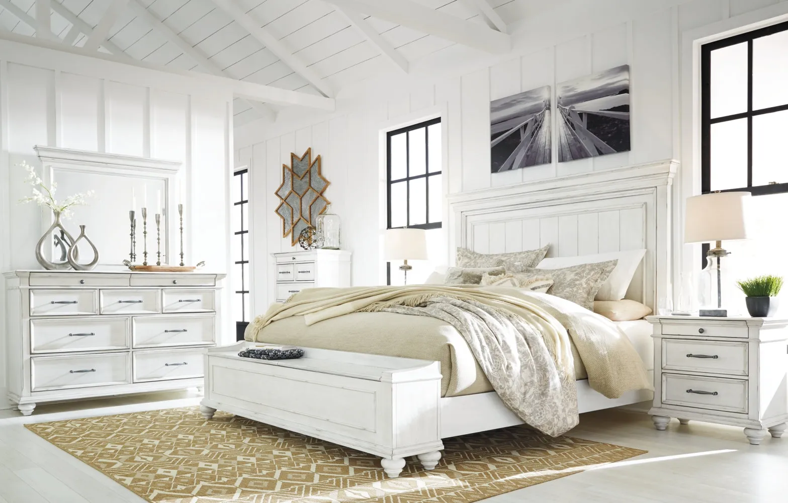 Kanwyn King Panel Bed with Storage Bench
